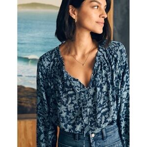 Faherty Emery blouse in the Blue Esna Floral pattern size small #69